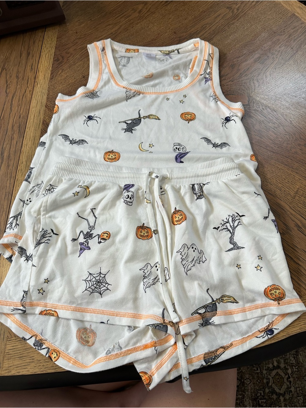Women’s Halloween buttery soft pajamas (Top looks more like a small but says xs)